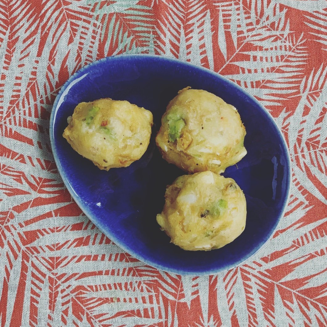 Buñuelos de ensaladilla rusa en tempura bunuelos ensaladilla rusa tempura