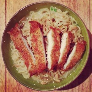 Receta de RAMEN CON POLLO REBOZADO EN PANKO