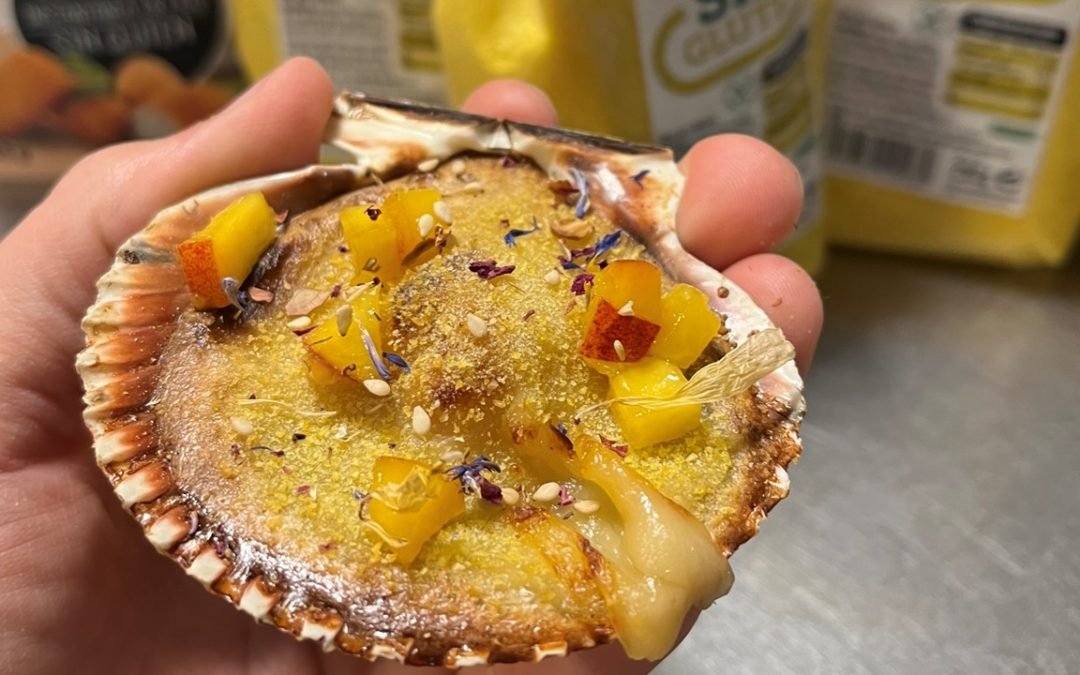 ZAMBURIÑAS CON BECHAMEL Y CAQUI (receta sin gluten)