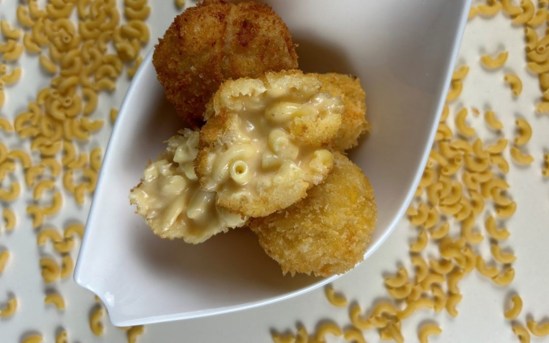 Receta de MAC AND CHEESE BALLS, croquetas de pasta con queso