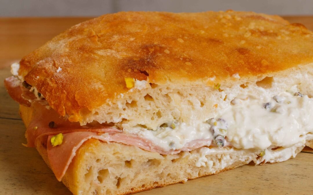Cómo hacer FOCACCIA RELLENA DE MORTADELA Y BURRATA