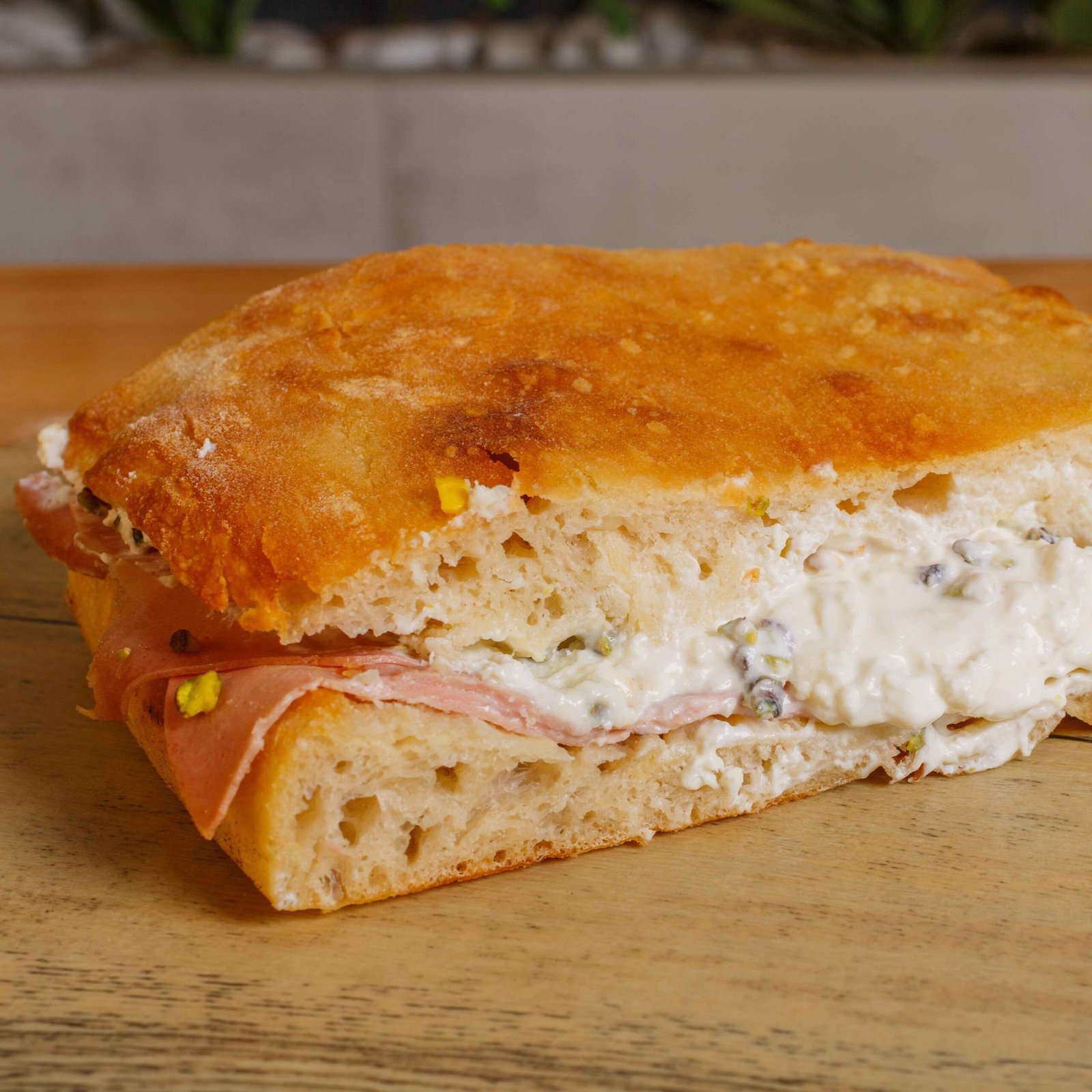focaccia-rellena-burrata como hacer focaccia rellena casera con burrata y mortadela