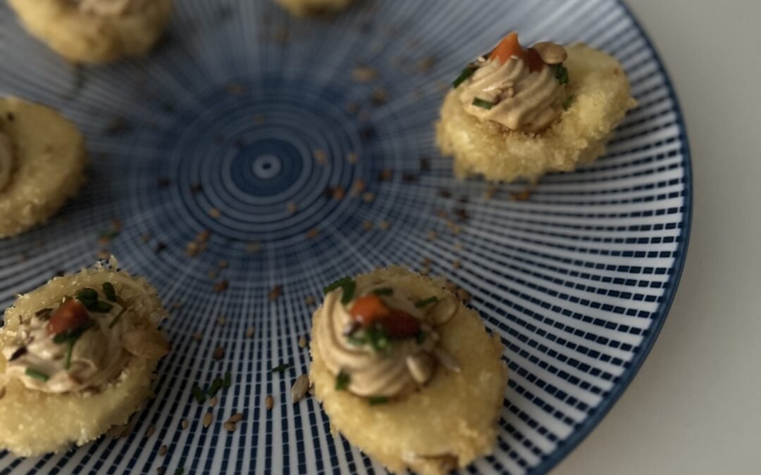 HUEVOS RELLENOS rebozados en panko